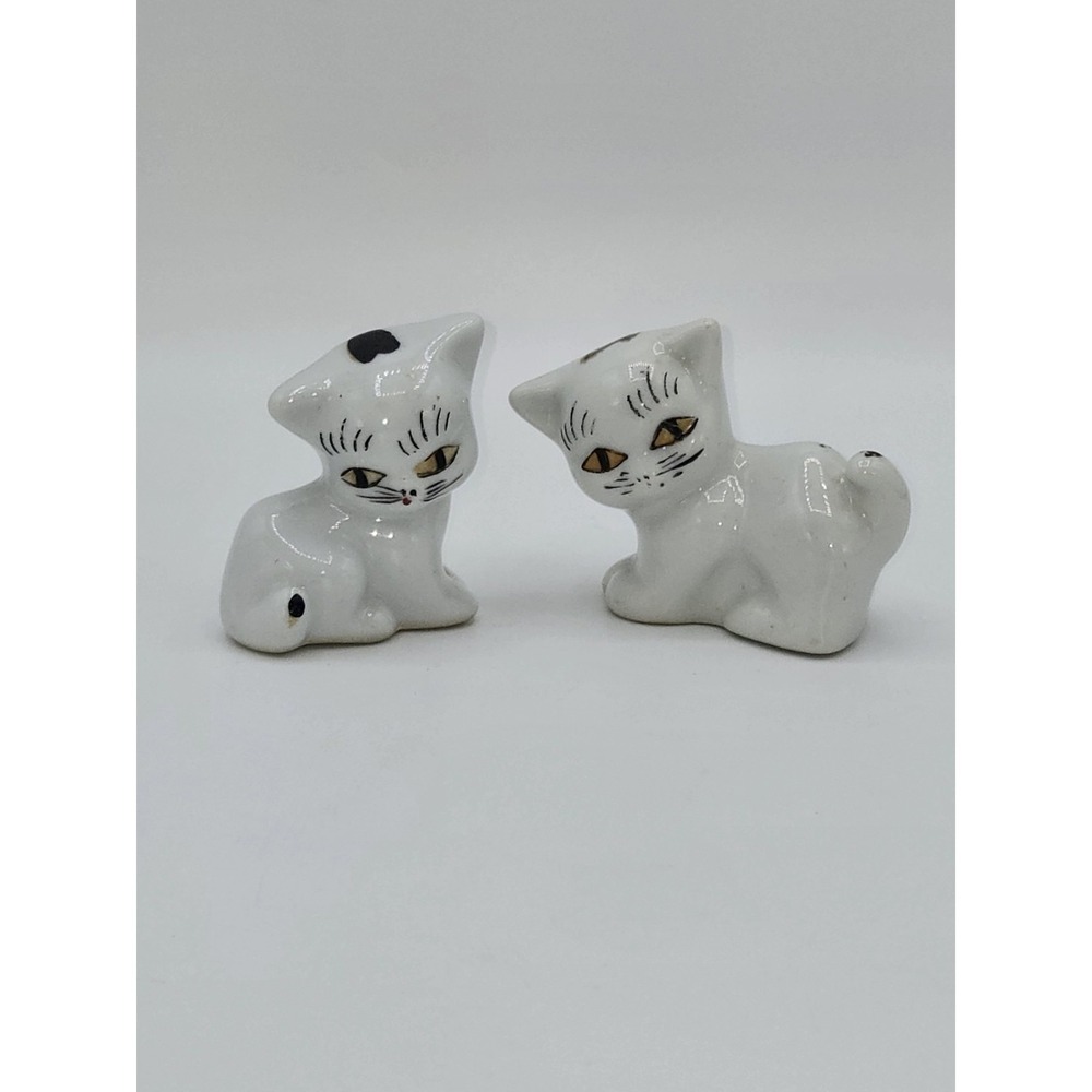 Vintage Ceramic Cat Figurines Pair White‎ Black Mid Century Kitsch Kitty Figures